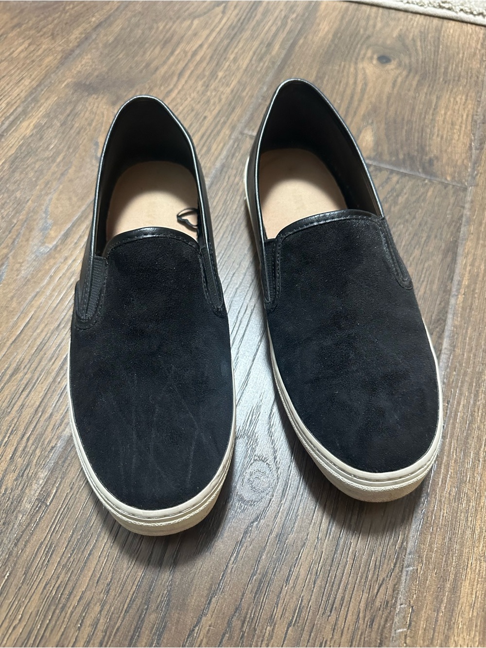 GAP Women’s Black Slip-On Sneakers - Size 8